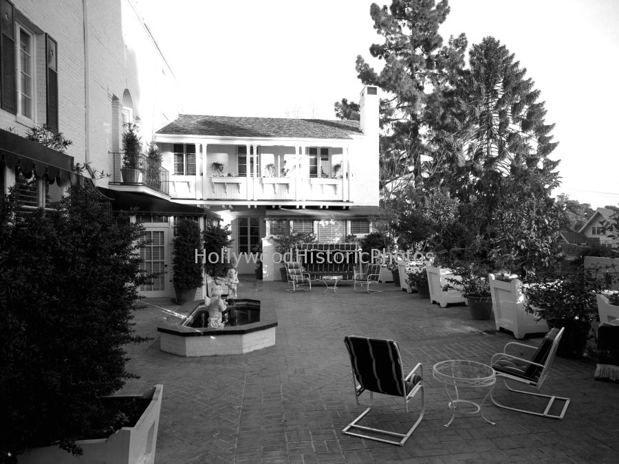 Colonial House 2 1930 1416 Havenhurst Dr. West Hollywood .jpg